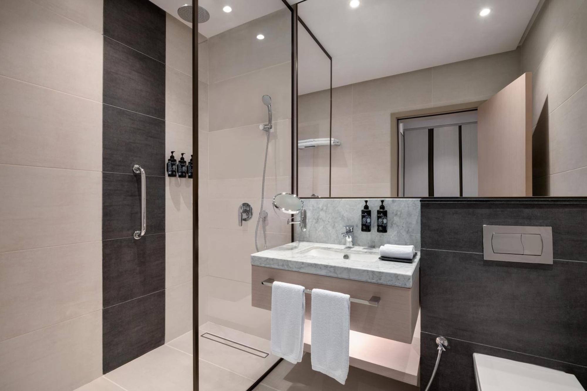 Ramada By Wyndham Riyadh King Fahd Road Ngoại thất bức ảnh